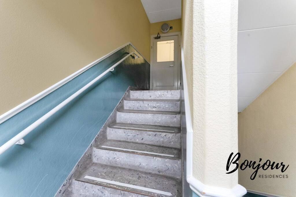 Monge Suite Old Town 2Br-1Ba, Near Royal Mile By Bonjour Residences エディンバラ エクステリア 写真