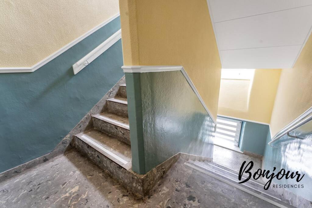Monge Suite Old Town 2Br-1Ba, Near Royal Mile By Bonjour Residences エディンバラ エクステリア 写真
