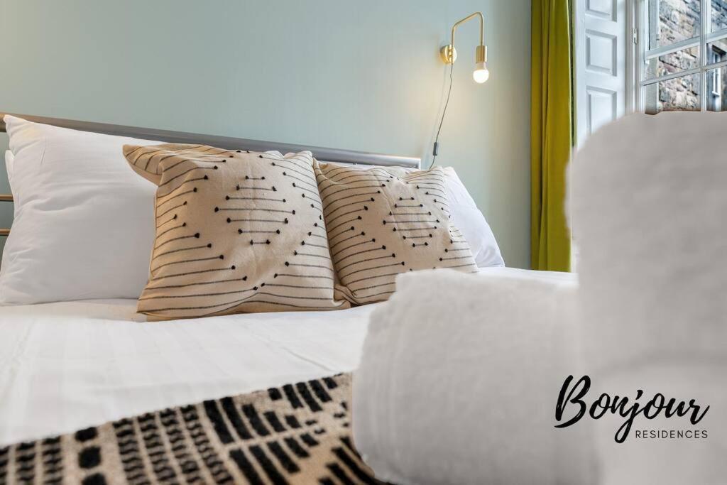 Monge Suite Old Town 2Br-1Ba, Near Royal Mile By Bonjour Residences エディンバラ エクステリア 写真