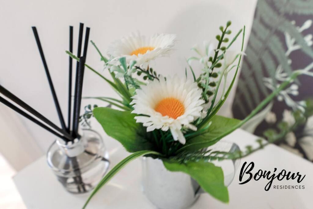 Monge Suite Old Town 2Br-1Ba, Near Royal Mile By Bonjour Residences エディンバラ エクステリア 写真