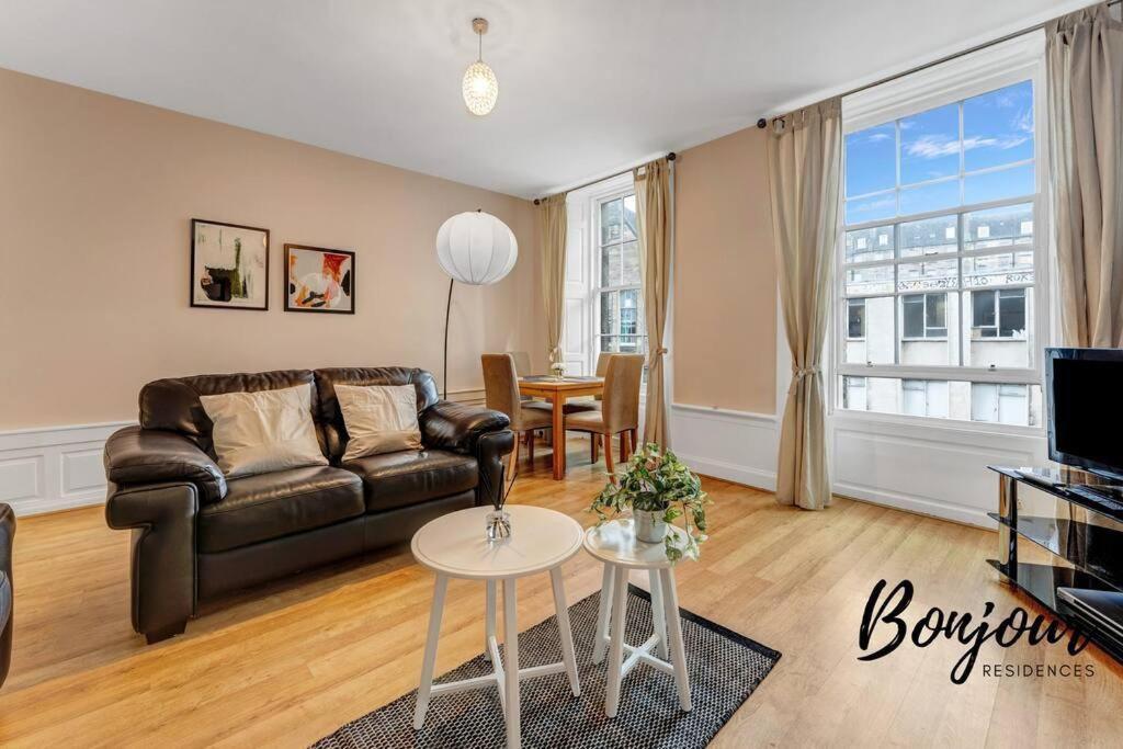 Monge Suite Old Town 2Br-1Ba, Near Royal Mile By Bonjour Residences エディンバラ エクステリア 写真