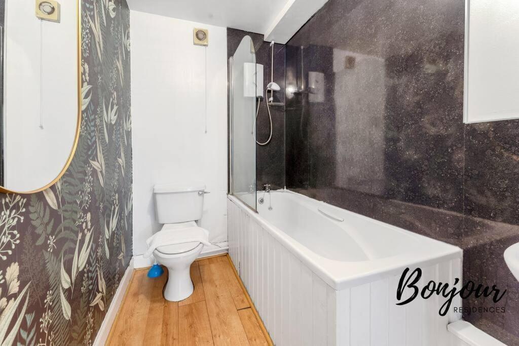 Monge Suite Old Town 2Br-1Ba, Near Royal Mile By Bonjour Residences エディンバラ エクステリア 写真
