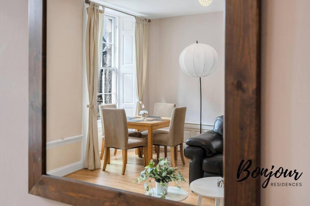 Monge Suite Old Town 2Br-1Ba, Near Royal Mile By Bonjour Residences エディンバラ エクステリア 写真