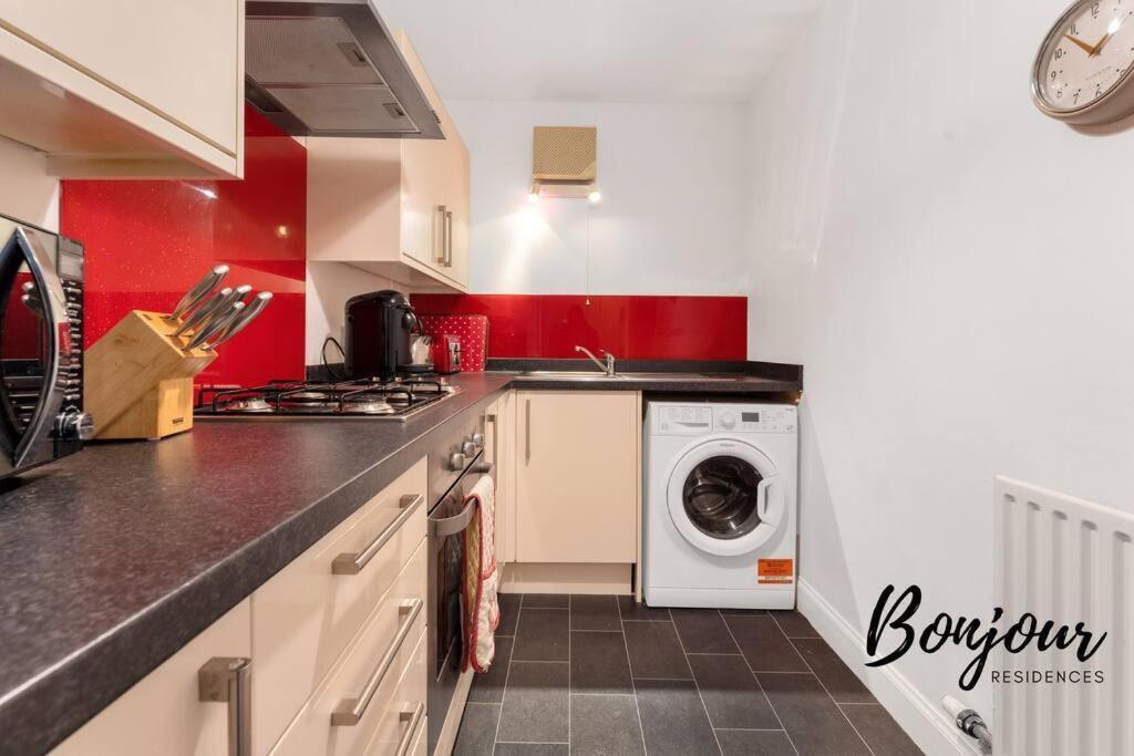 Monge Suite Old Town 2Br-1Ba, Near Royal Mile By Bonjour Residences エディンバラ エクステリア 写真