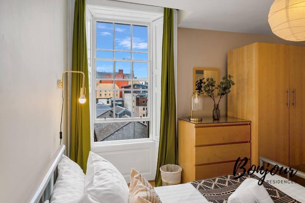 Monge Suite Old Town 2Br-1Ba, Near Royal Mile By Bonjour Residences エディンバラ エクステリア 写真