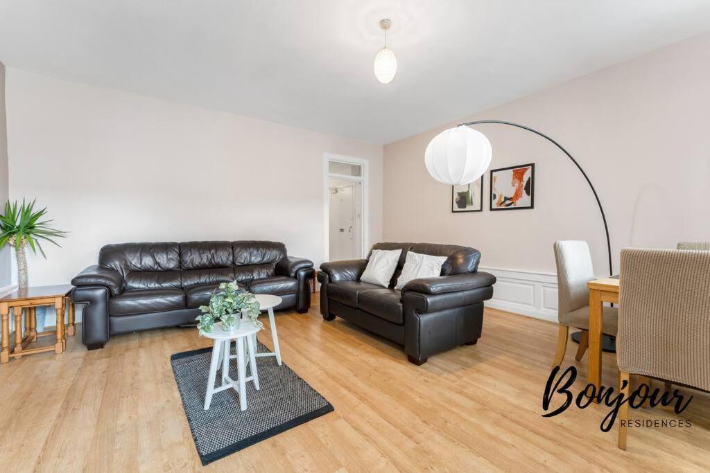 Monge Suite Old Town 2Br-1Ba, Near Royal Mile By Bonjour Residences エディンバラ エクステリア 写真