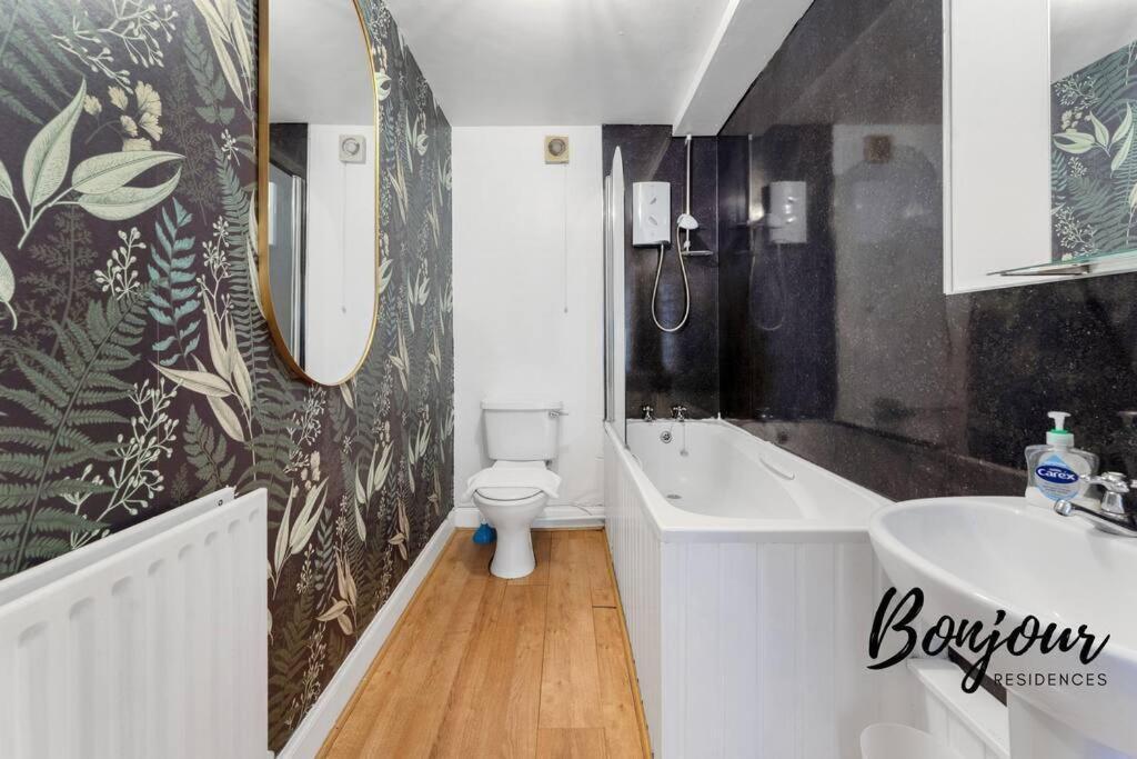 Monge Suite Old Town 2Br-1Ba, Near Royal Mile By Bonjour Residences エディンバラ エクステリア 写真